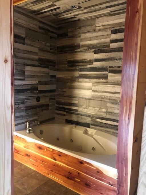 The Log Castle~Stunning Mountain Views~Hot Tub Sevierville Exterior foto