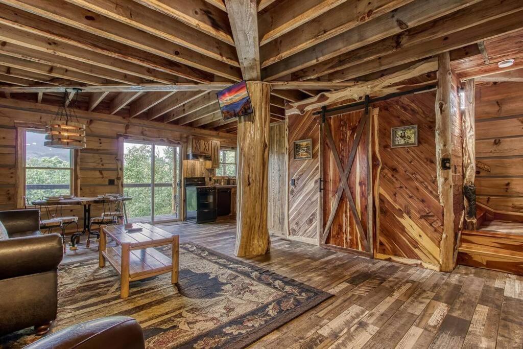 The Log Castle~Stunning Mountain Views~Hot Tub Sevierville Exterior foto