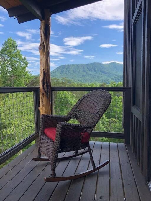 The Log Castle~Stunning Mountain Views~Hot Tub Sevierville Exterior foto