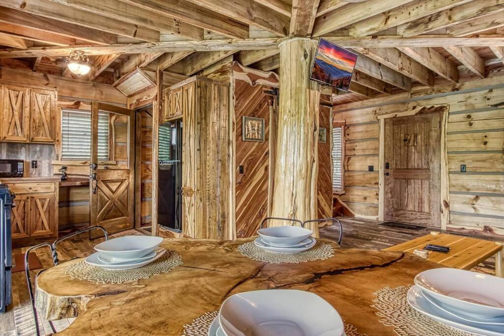 The Log Castle~Stunning Mountain Views~Hot Tub Sevierville Exterior foto