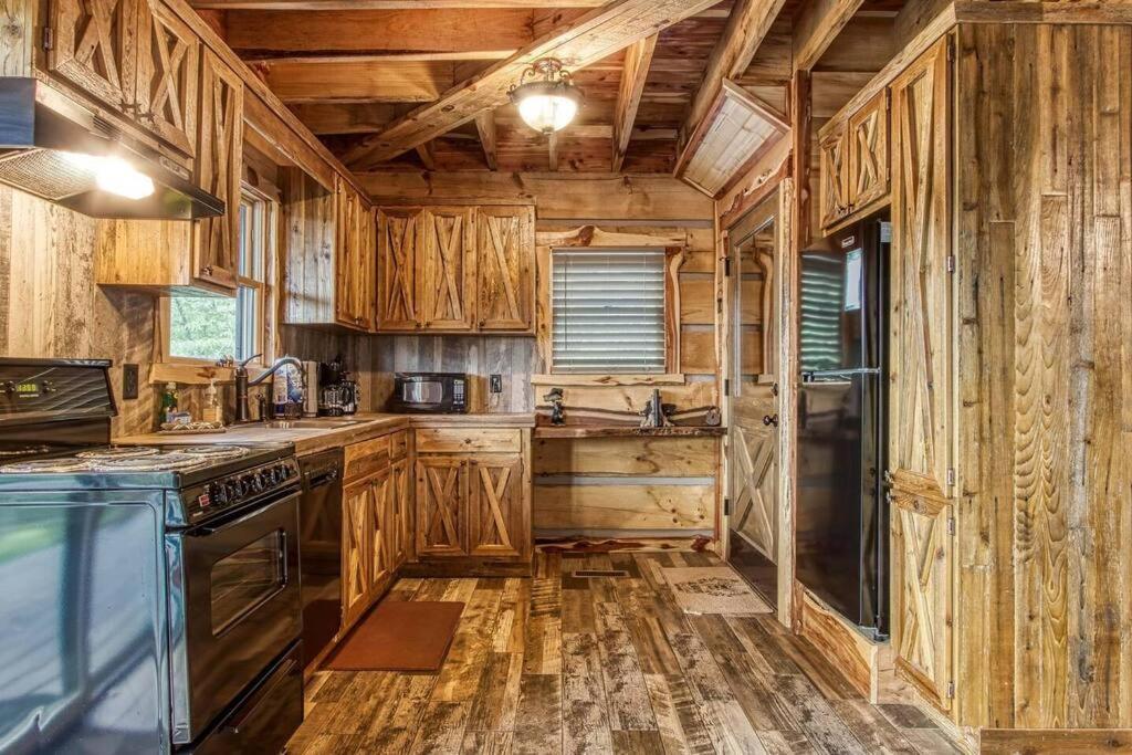 The Log Castle~Stunning Mountain Views~Hot Tub Sevierville Exterior foto