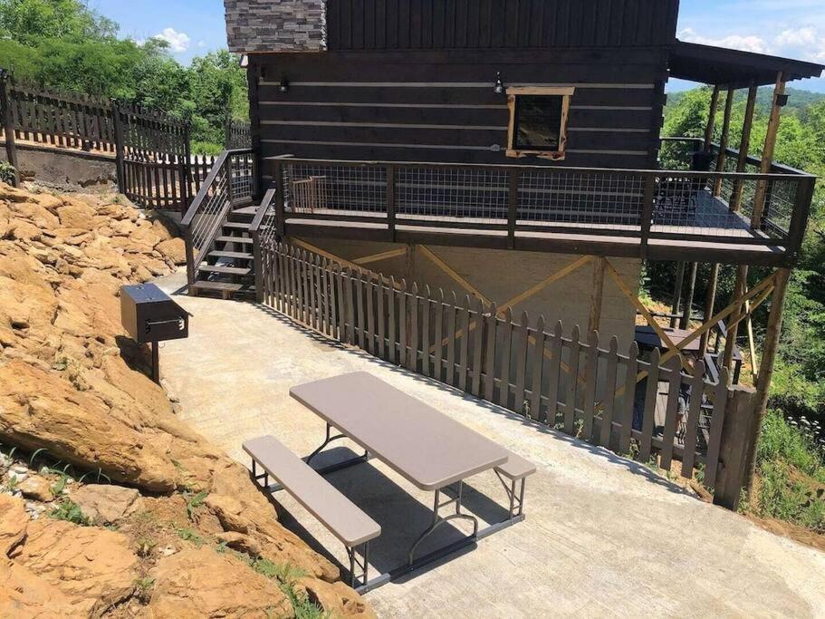 The Log Castle~Stunning Mountain Views~Hot Tub Sevierville Exterior foto